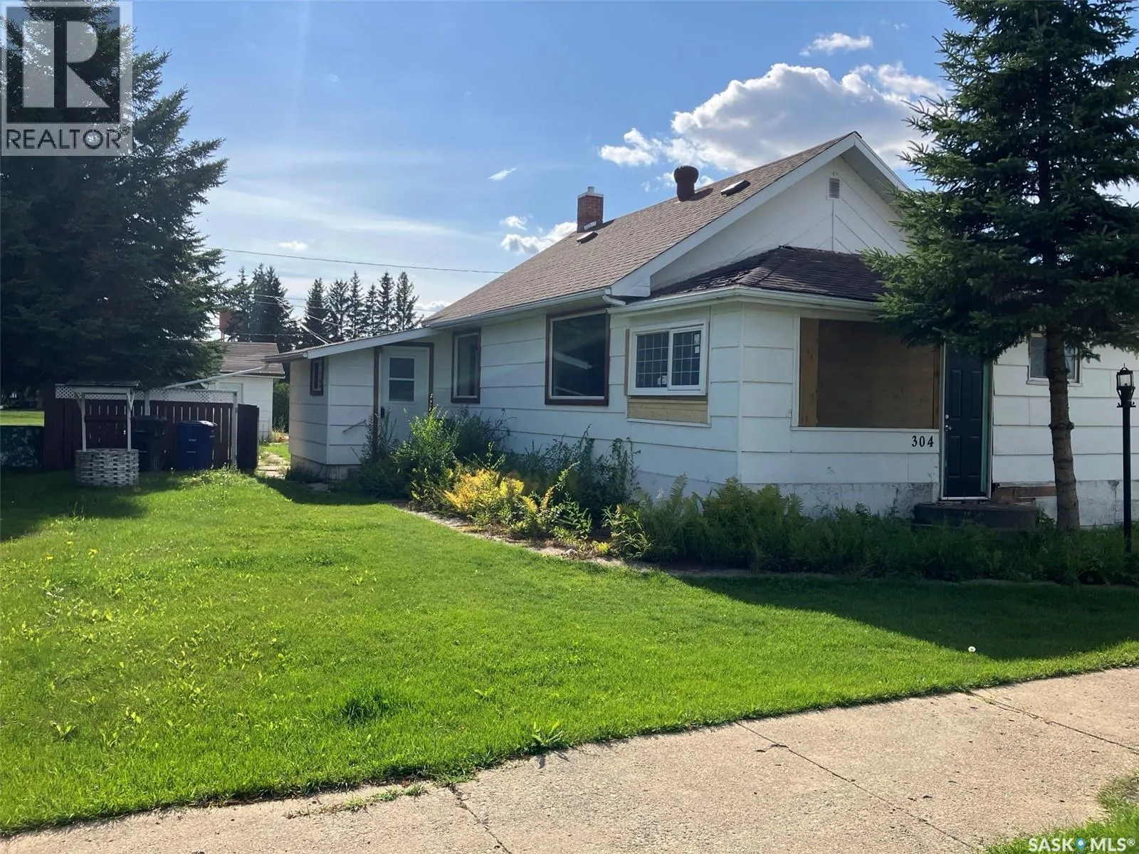 House for rent: 304 1st Street W, Nipawin, Saskatchewan S0E 1E0