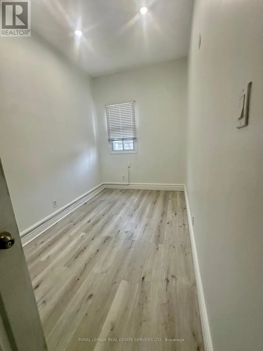 House for rent: 304 - 206 Carlton Street, Toronto, Ontario M5A 2L1