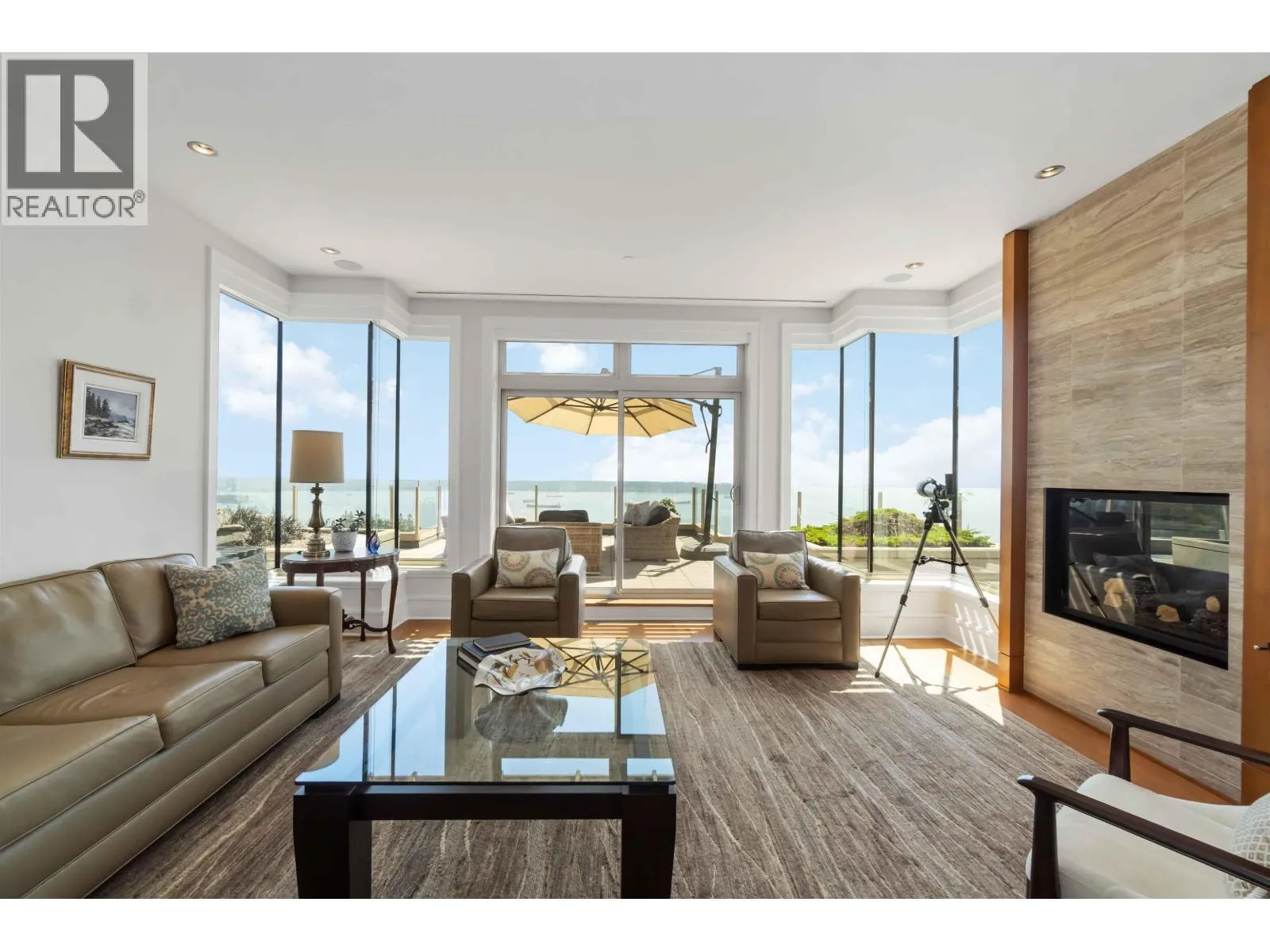 Row / Townhouse for rent: 304 2535 Garden Court, West Vancouver, British Columbia V7S 0A1