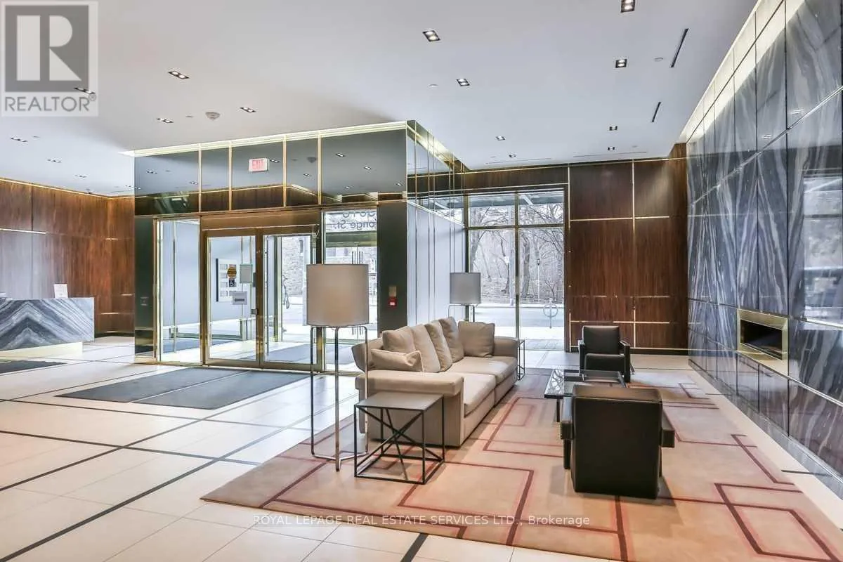 Apartment for rent: 304 - 3018 Yonge Street, Toronto, Ontario M4N 2K4