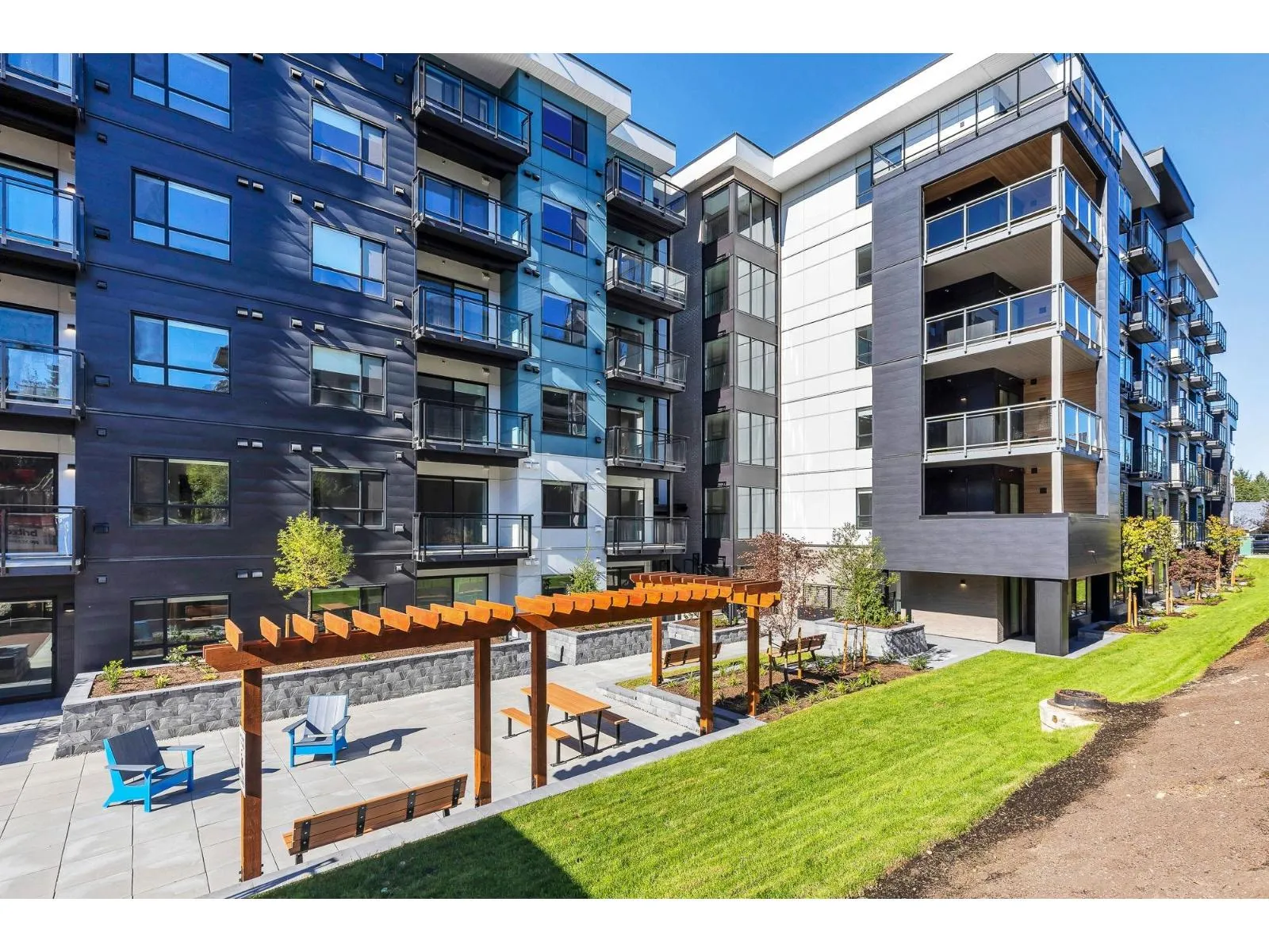 Apartment for rent: 304 33886 Pine Street, Abbotsford, British Columbia V2S 0N9