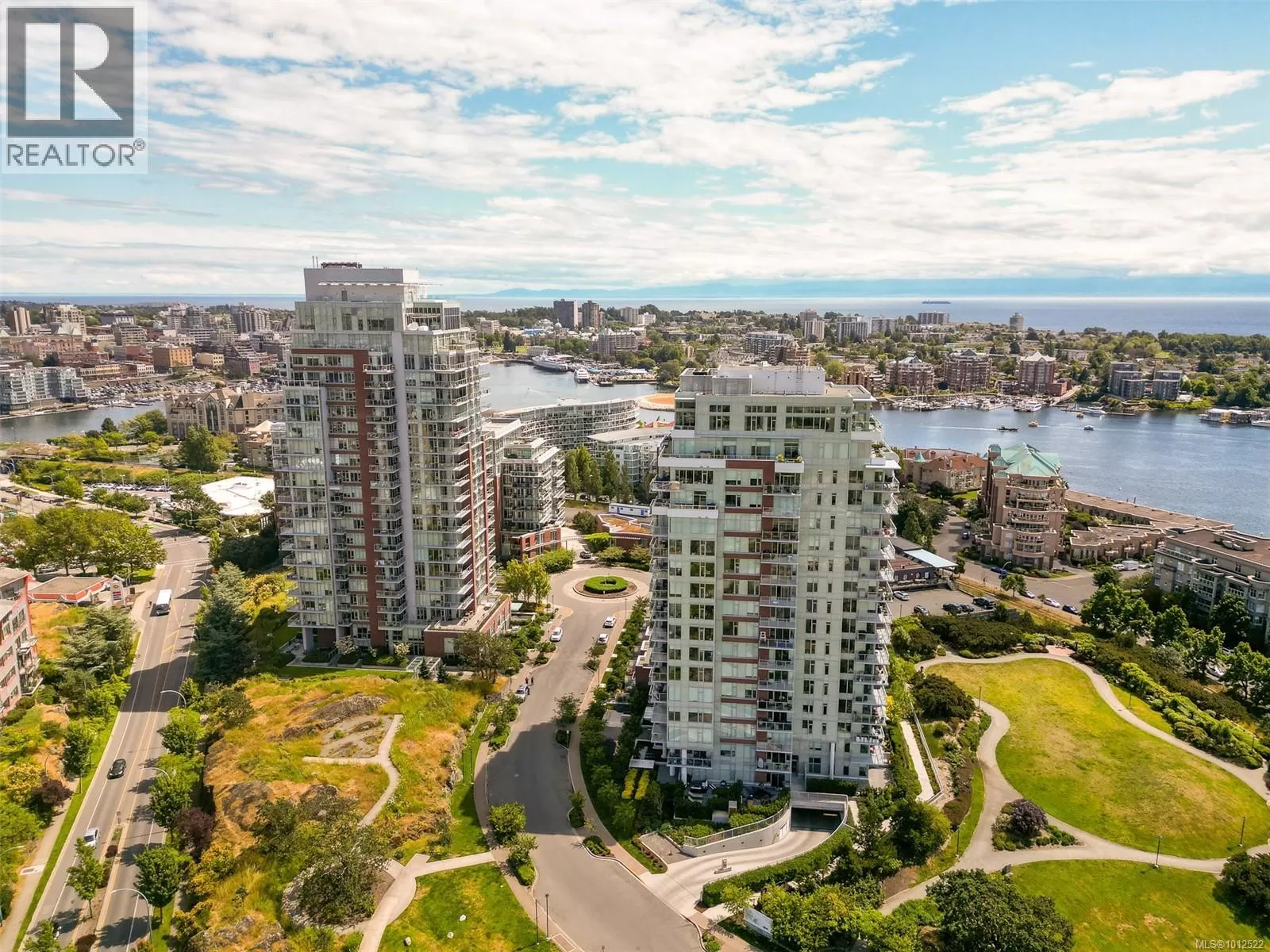 Apartment for rent: 304 60 Saghalie Rd, Victoria, British Columbia V9A 0H1