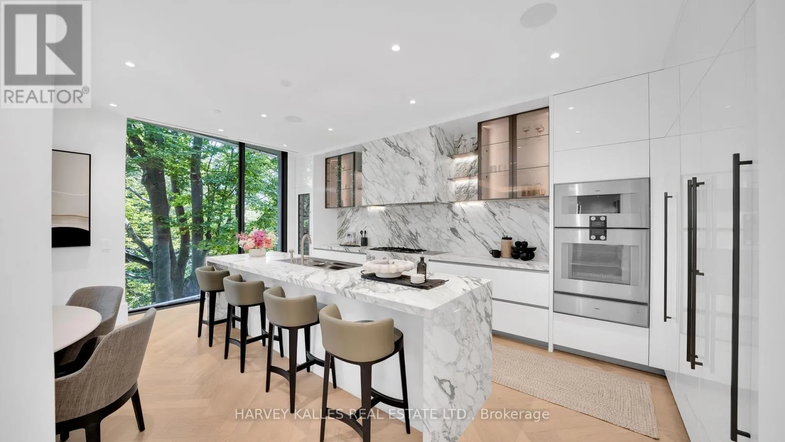 Apartment for rent: 304 - 7 Dale Avenue, Toronto, Ontario M4W 1K2