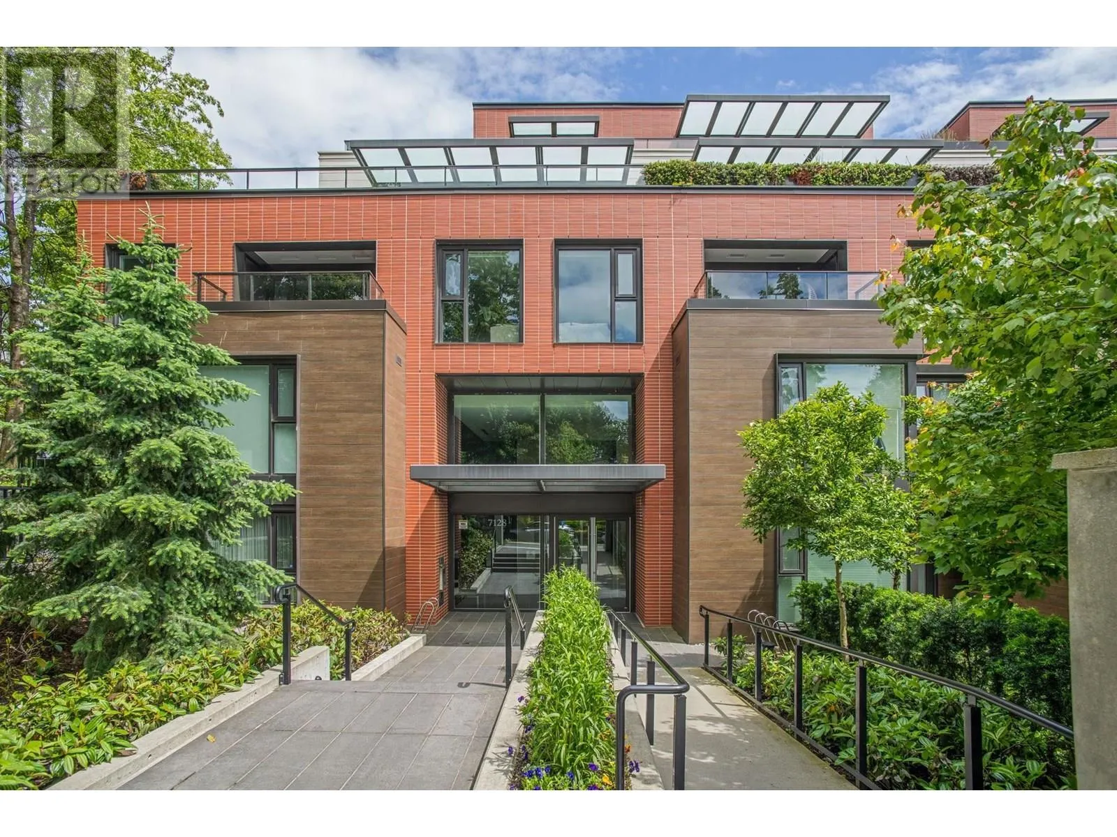 Apartment for rent: 304 7128 Adera Street, Vancouver, British Columbia V6P 0H6