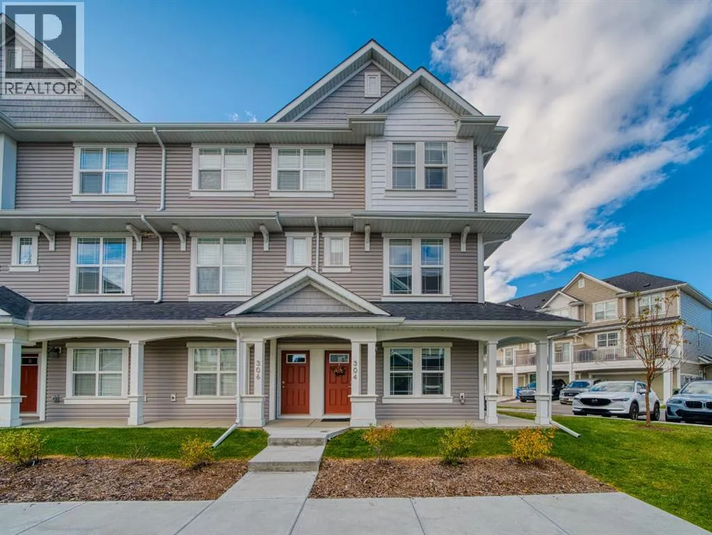 Row / Townhouse for rent: 304 Copperstone Manor Se, Calgary, Alberta T2Z 5G3