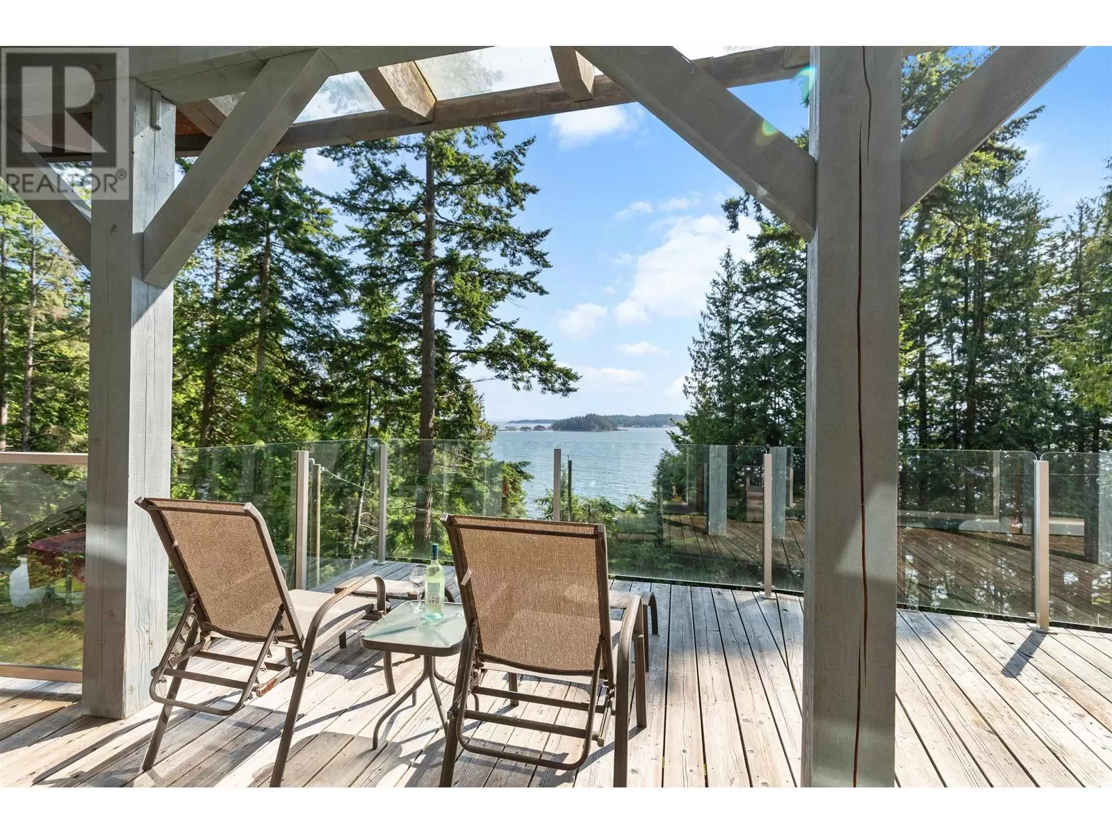 House for rent: 304 Esplanade Road, Keats Island, British Columbia V0N 1V0