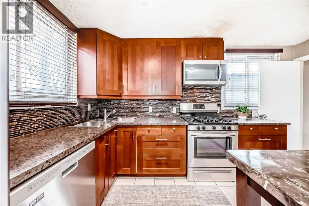 House for rent: 3042 31a Street Se, Calgary, Alberta T2B 0S9