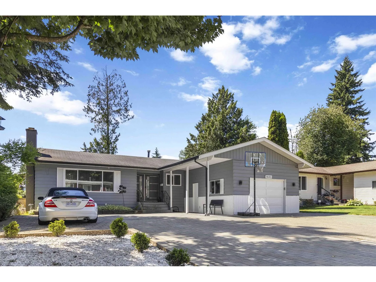 House for rent: 3045 Mouat Drive, Abbotsford, British Columbia V2T 4E5