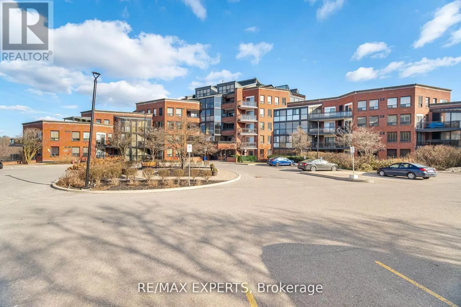 Apartment for rent: 305 - 100 Arbors Lane, Vaughan, Ontario L4L 7G4