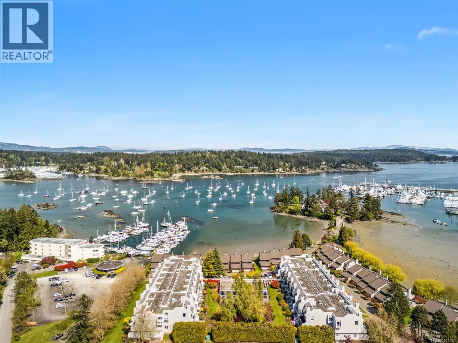 Apartment for rent: 305 10461 Resthaven Dr, Sidney, British Columbia V8L 3H6