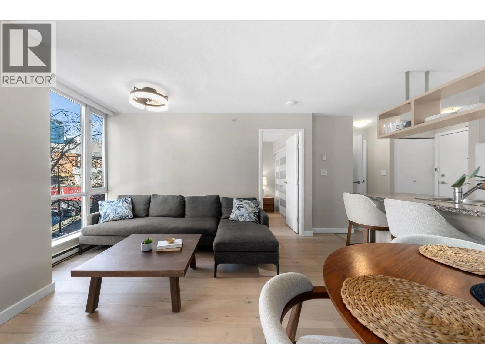 Apartment for rent: 305 1082 Seymour Street, Vancouver, British Columbia V6B 1X9