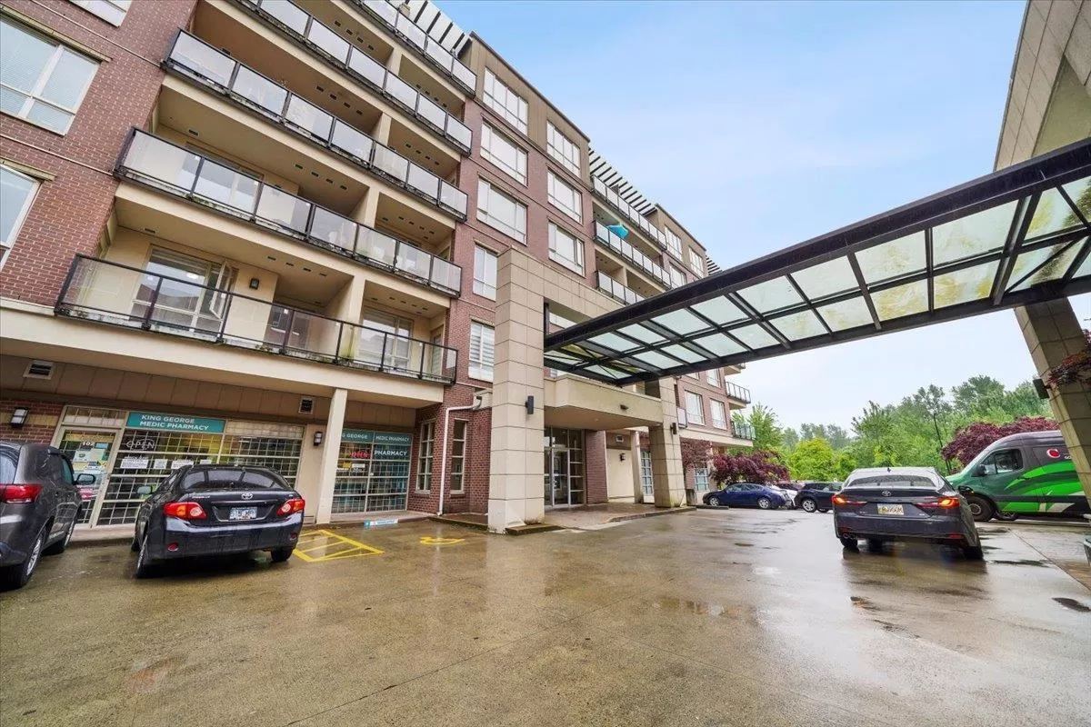 Apartment for rent: 305 14333 104 Avenue, Surrey, British Columbia V3T 0E1