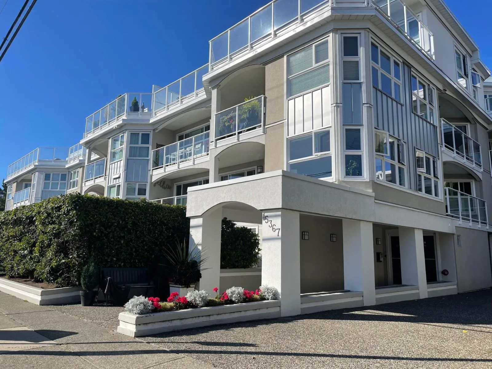 Apartment for rent: 305 15367 Buena Vista Avenue, White Rock, British Columbia V4B 1Y7