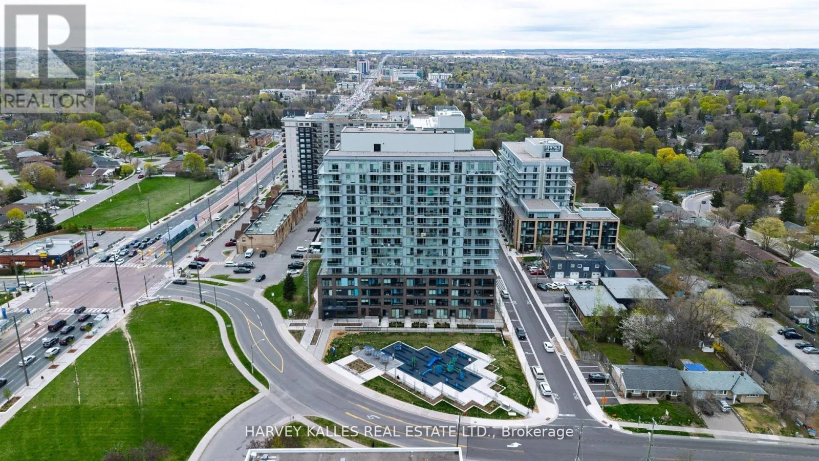 Apartment for rent: 305 - 185 Deerfield Road, Newmarket, Ontario L3Y 0G7