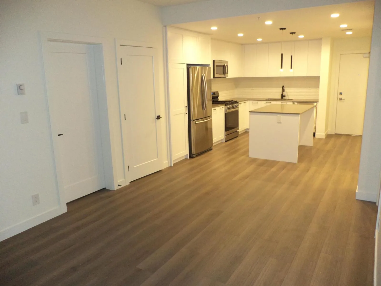 Apartment for rent: 305 20052 83a Street, Langley, British Columbia V2Y 3S4