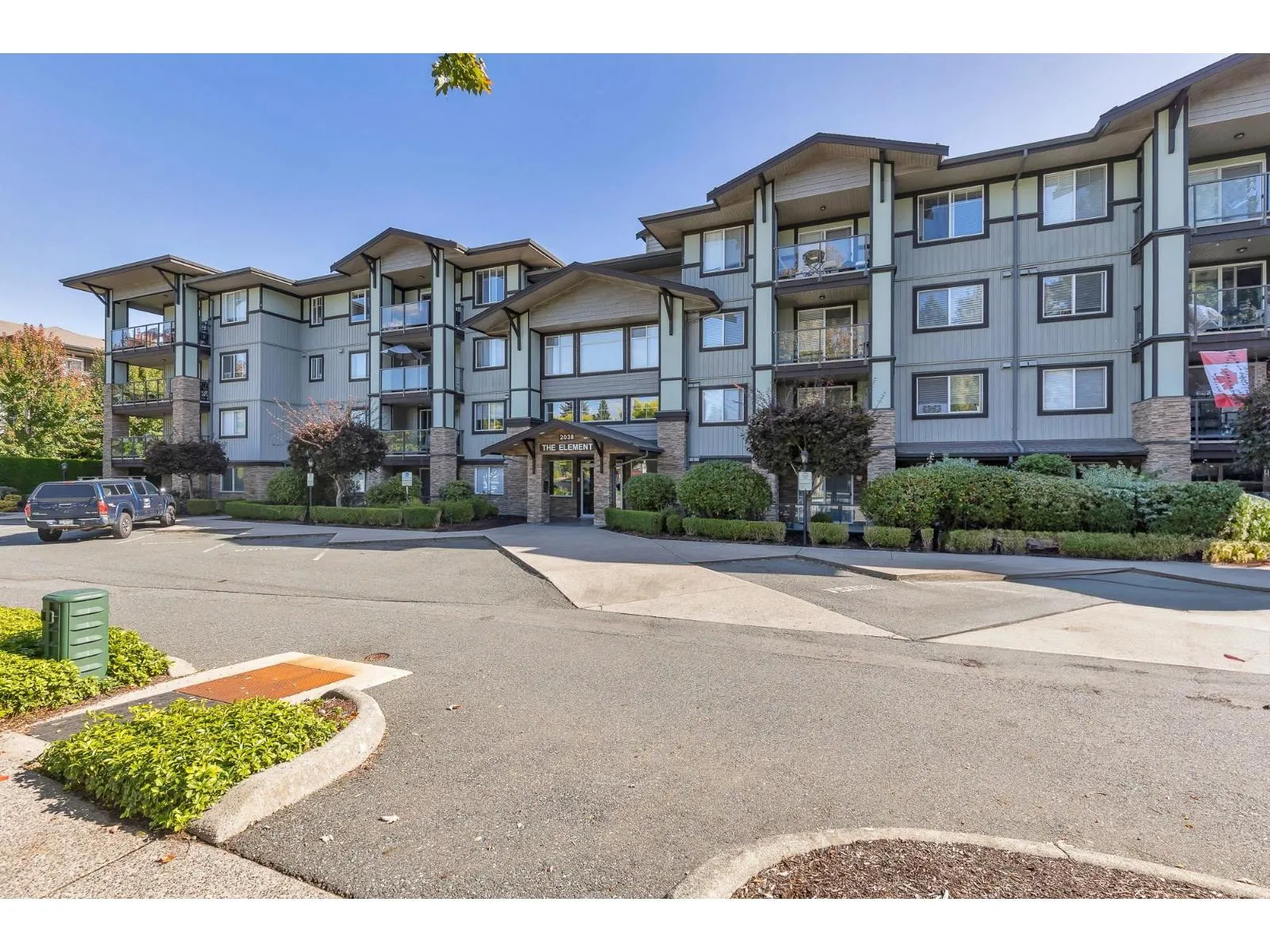 Apartment for rent: 305 2038 Sandalwood Crescent, Abbotsford, British Columbia V2S 3H6