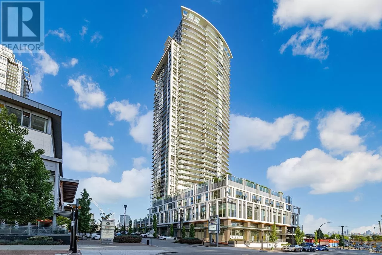 Apartment for rent: 305 2085 Skyline Court, Burnaby, British Columbia V5C 0M6