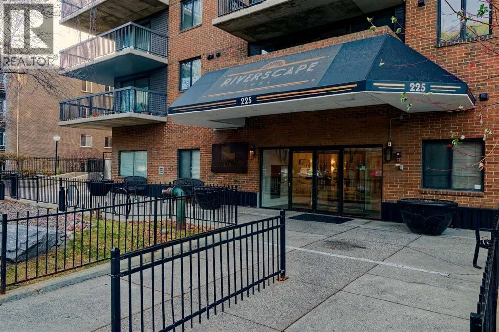 Apartment for rent: 305, 225 25 Avenue Sw, Calgary, Alberta T2S 2V2