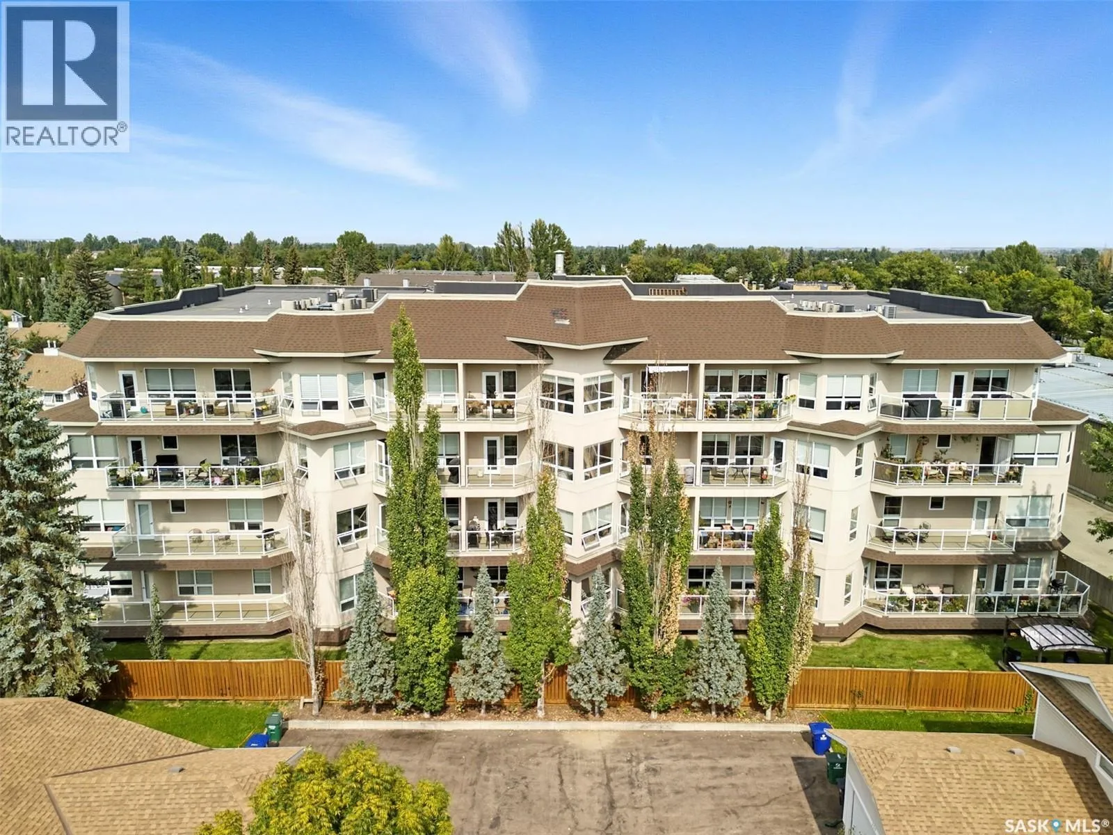 Apartment for rent: 305 227 Pinehouse Drive, Saskatoon, Saskatchewan S7K 6N9