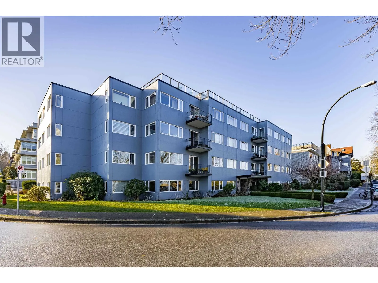 Apartment for rent: 305 2430 Point Grey Road, Vancouver, British Columbia V6K 1A2