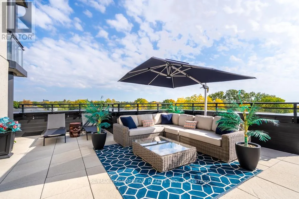 Apartment for rent: 305 - 30 Hamilton Street, Hamilton, Ontario L8B 1V8