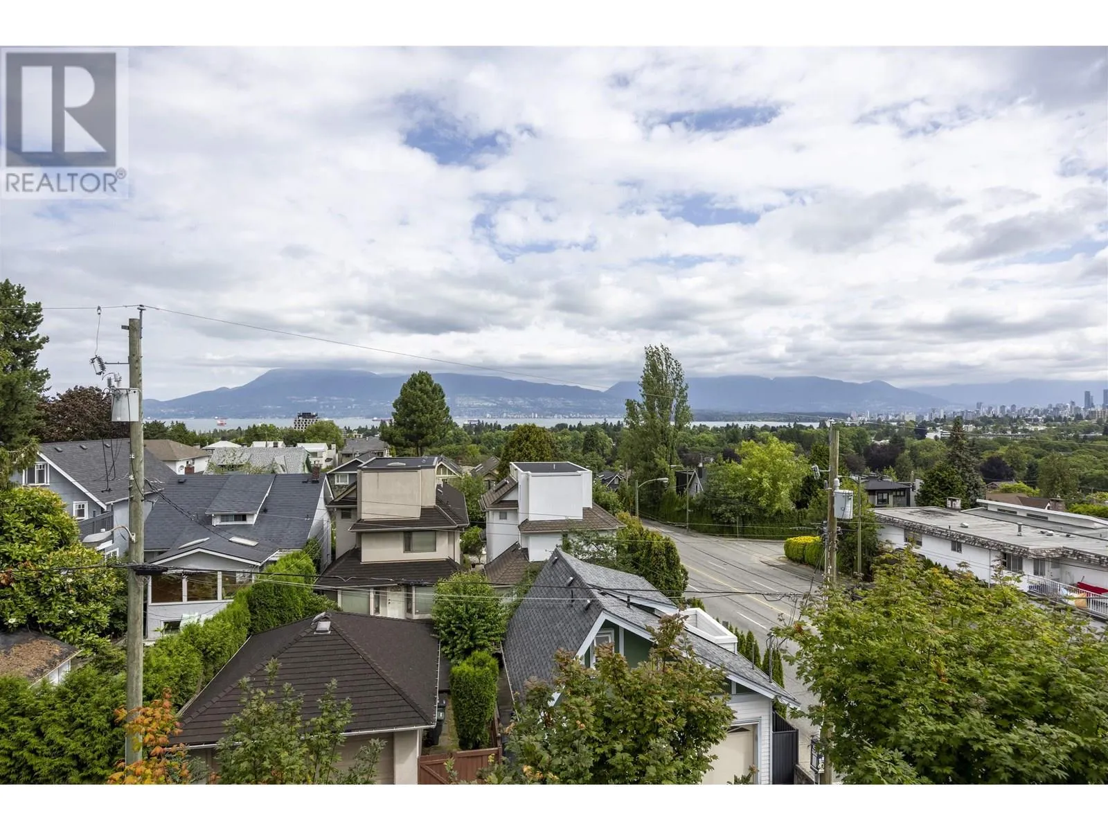 Apartment for rent: 305 3639 W 16th Avenue, Vancouver, British Columbia V6R 3C3