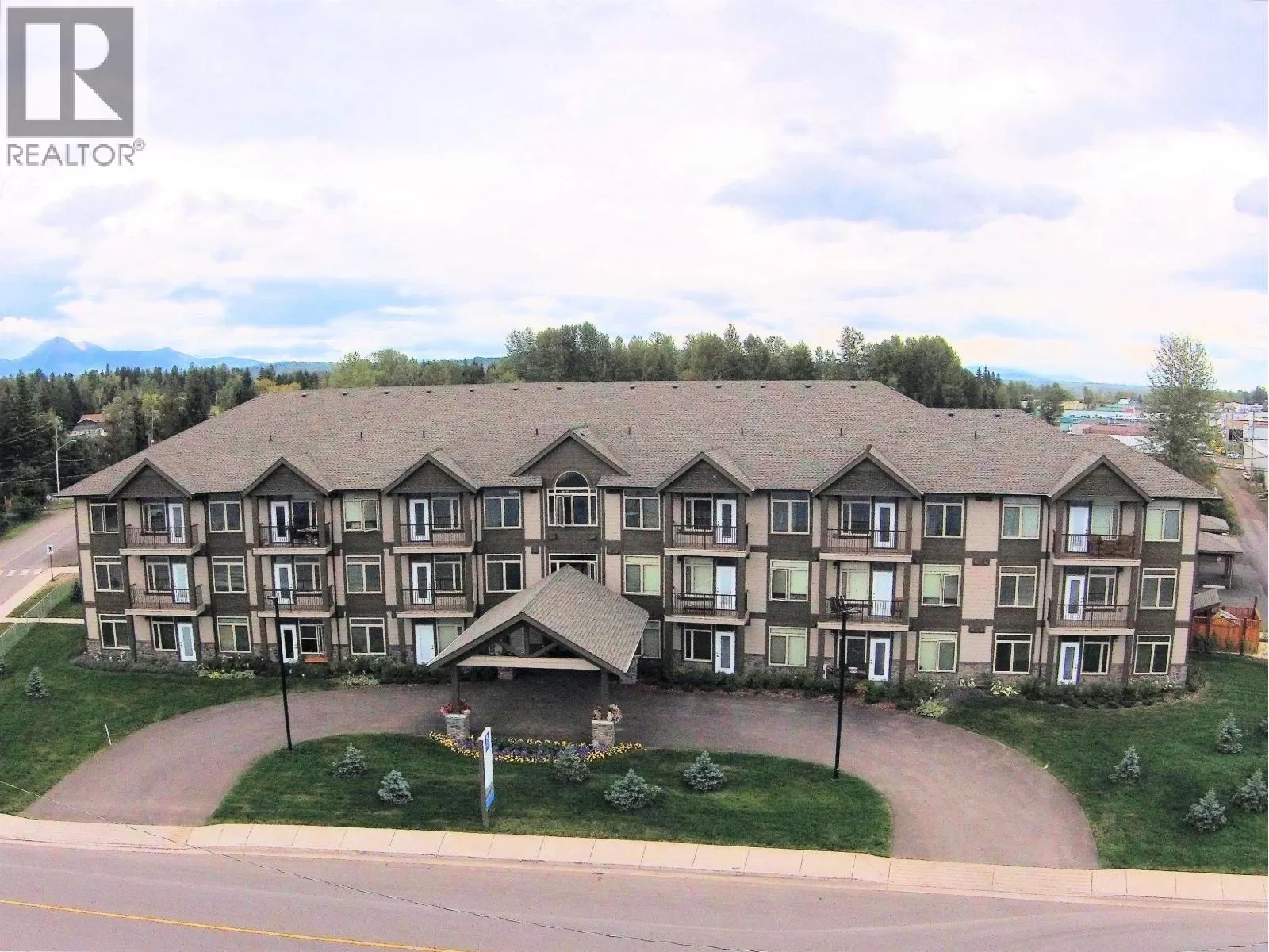 Apartment for rent: 305 3684 Princess Crescent, Smithers, British Columbia V0J 2N0