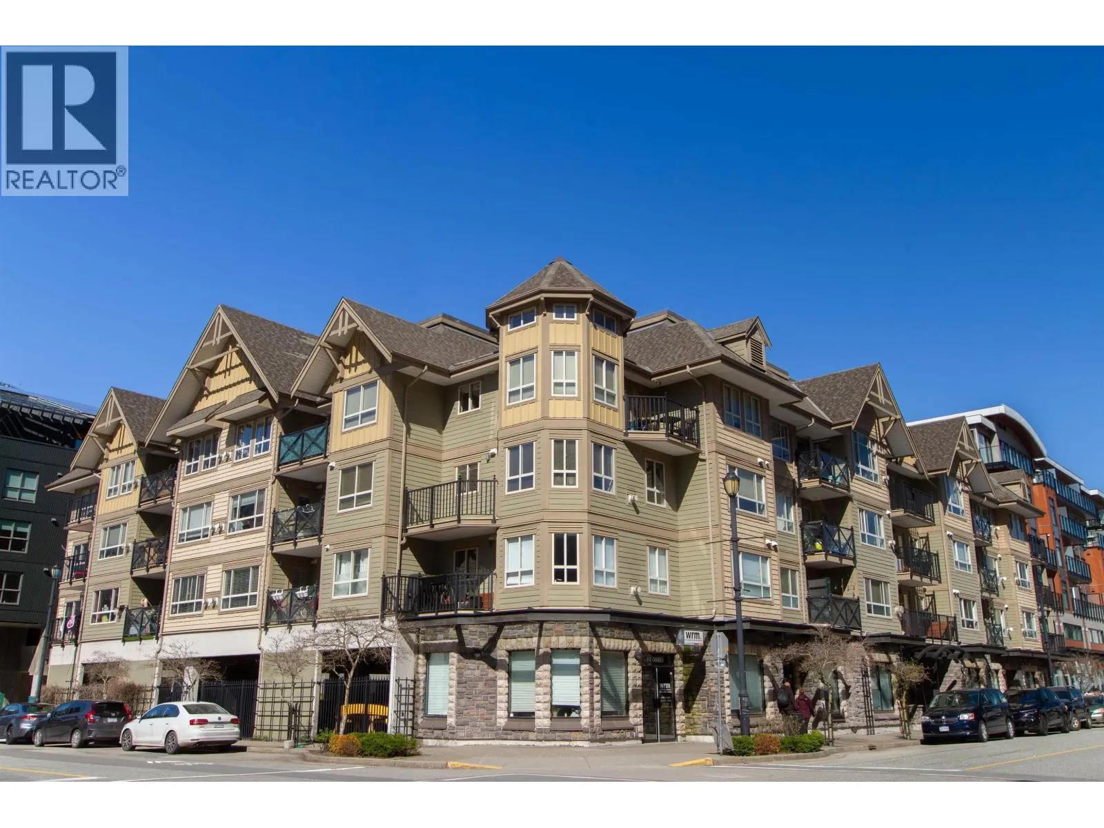 Apartment for rent: 305 38003 Second Avenue, Squamish, British Columbia V8B 0C4