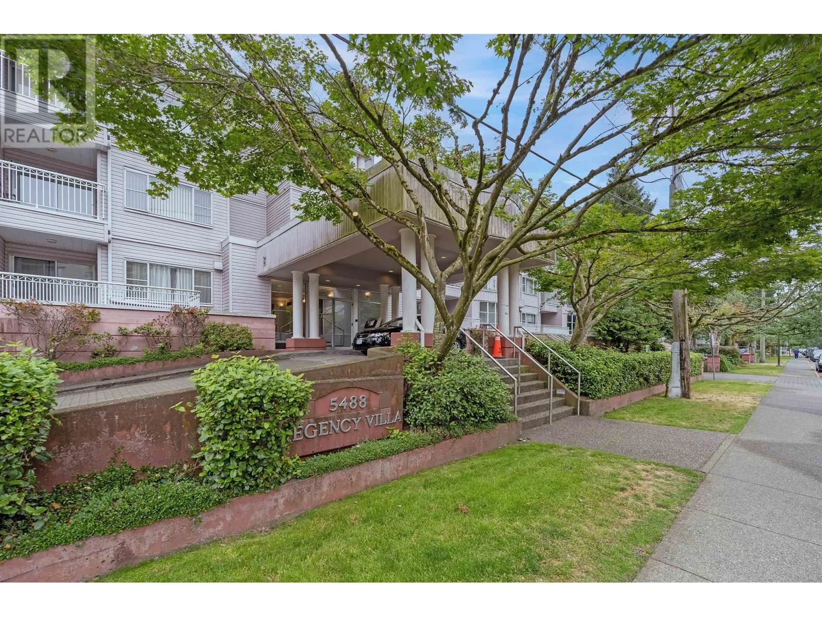 Apartment for rent: 305 5488 Arcadia Road, Richmond, British Columbia V6X 2G9