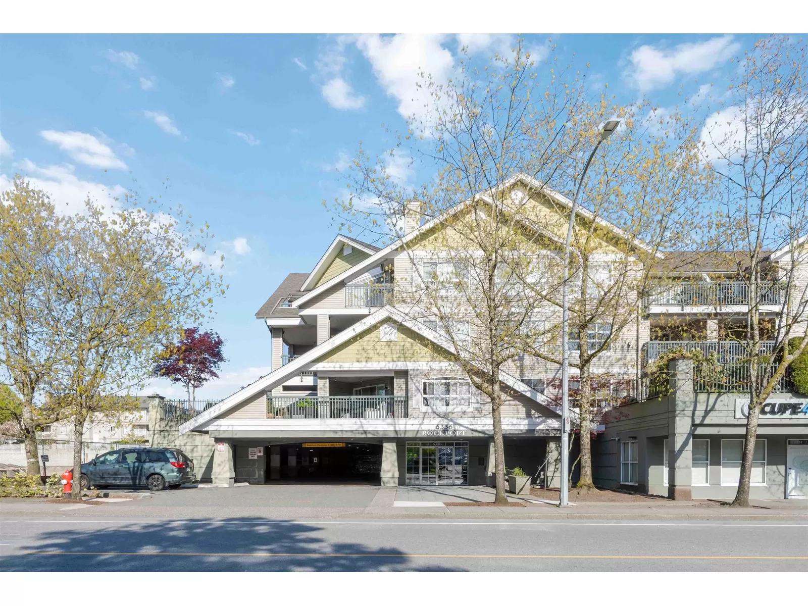 Apartment for rent: 305 6336 197 Street, Langley, British Columbia V2Y 2T7