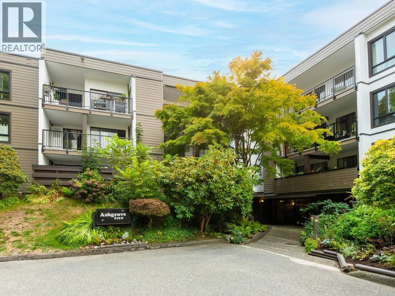 Apartment for rent: 305 8760 No. 1 Road, Richmond, British Columbia V7C 4L5