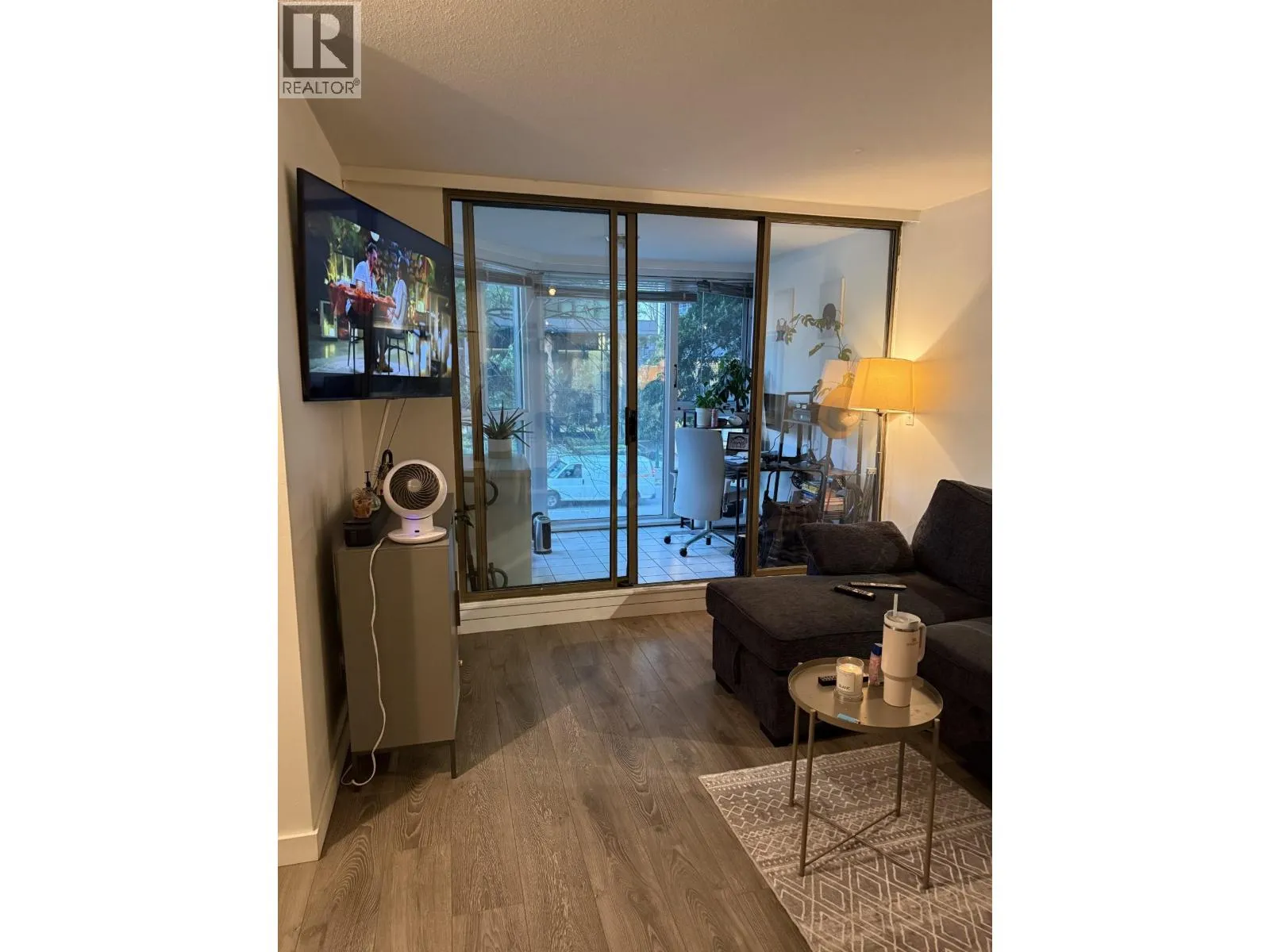 Apartment for rent: 305 888 Pacific Avenue, Vancouver, British Columbia V6Z 2S6