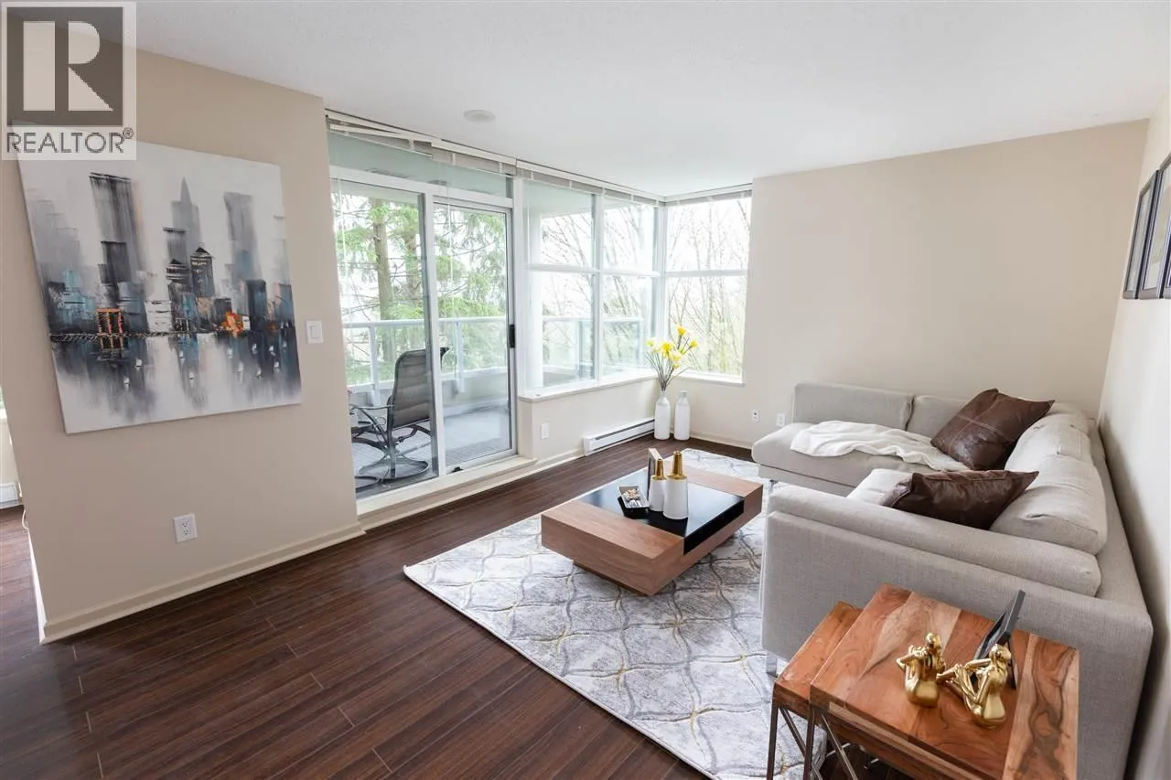 Apartment for rent: 305 9232 University Crescent, Burnaby, British Columbia V5A 0A3