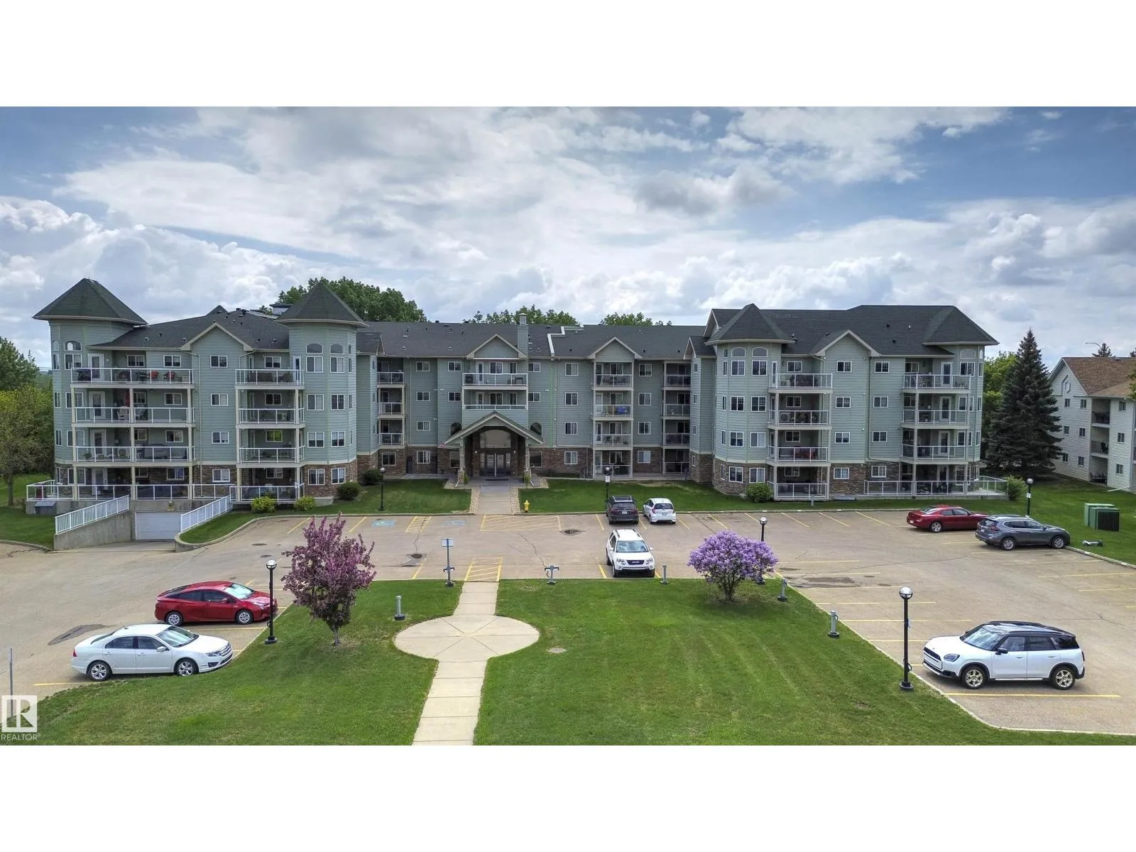 Apartment for rent: #305 9995 93 Av, Fort Saskatchewan, Alberta T8L 1N5