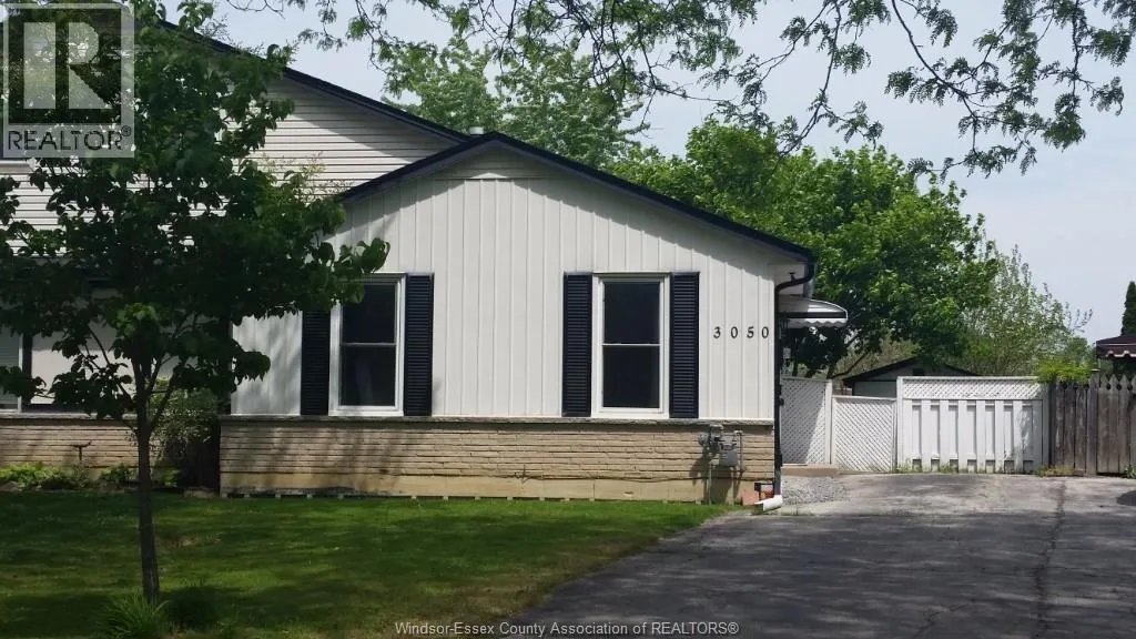 House for rent: 3050 Erindale Crescent, Windsor, Ontario N8W 4Z1