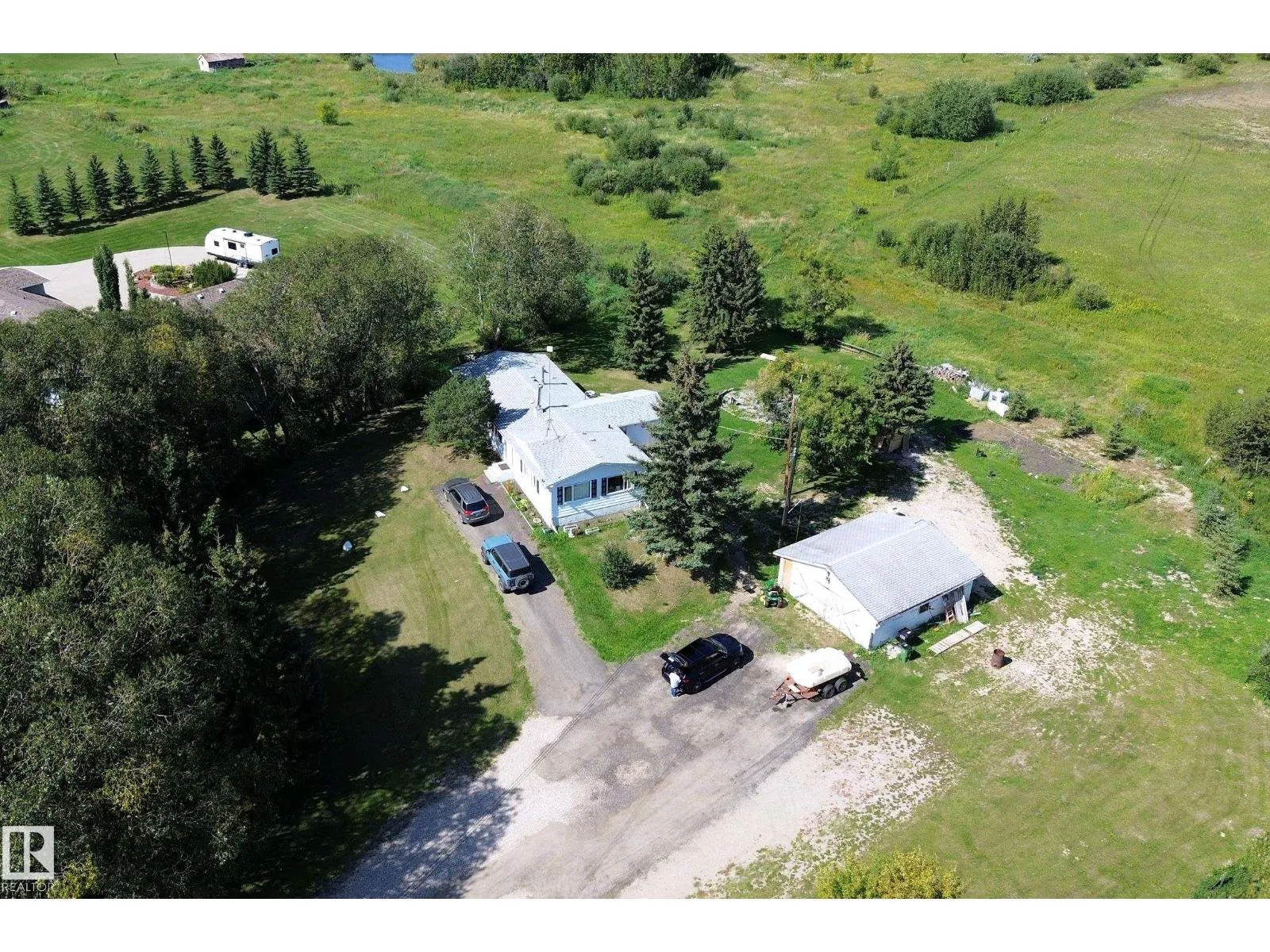 House for rent: 3054 28 Av Sw, Edmonton, Alberta T6X 1A5