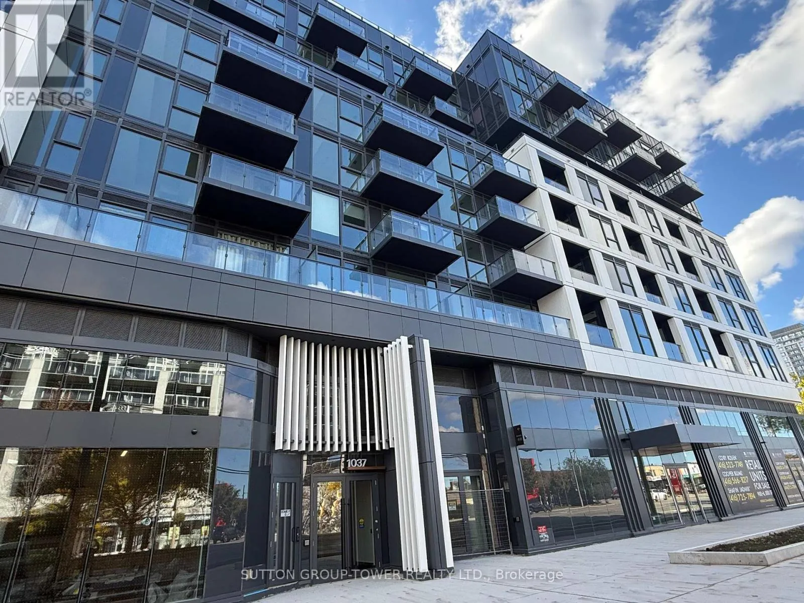 Apartment for rent: 306 - 1037 The Queensway, Toronto, Ontario M8Z 6C7