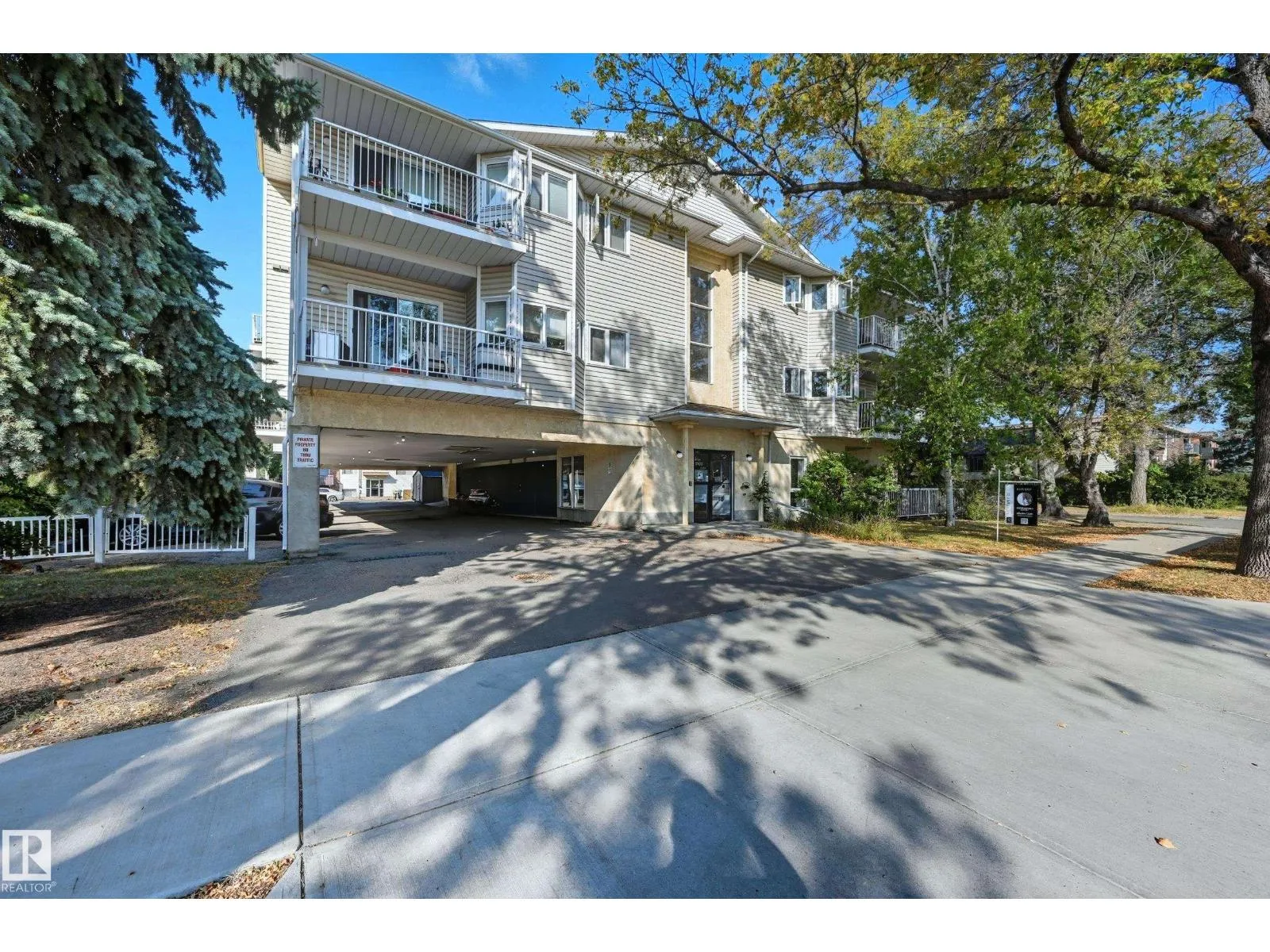 Apartment for rent: #306 10504 77 Av Nw, Edmonton, Alberta T6E 1N1