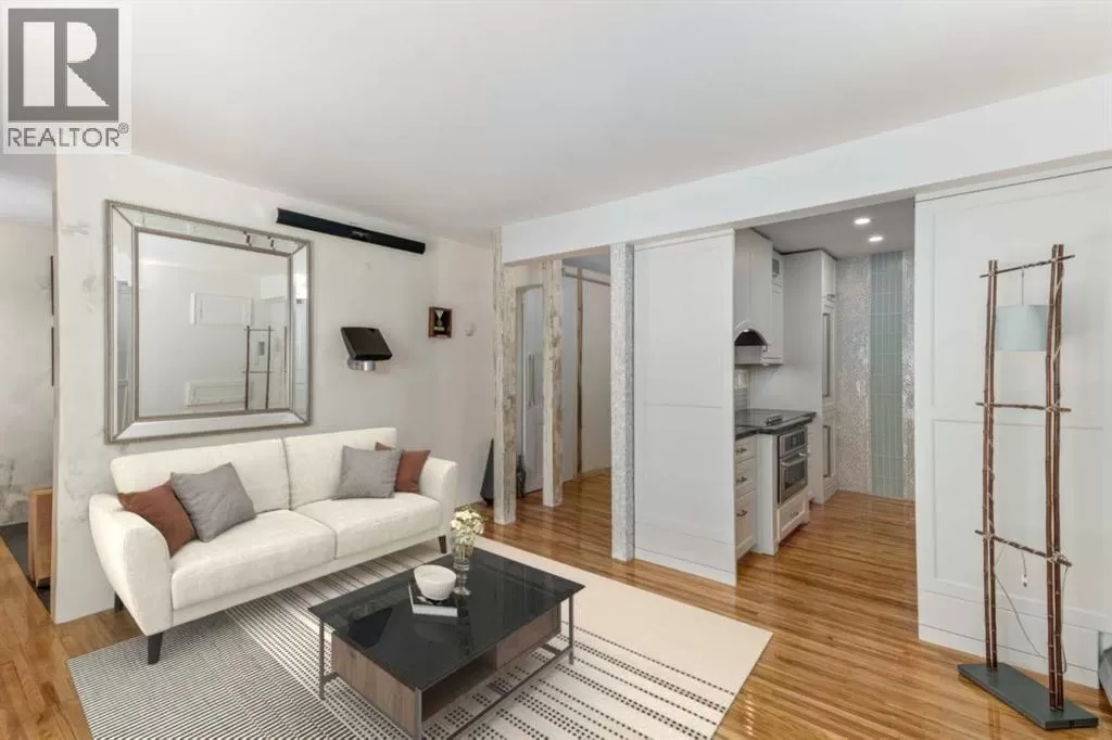 Apartment for rent: 306, 112 23 Avenue Sw, Calgary, Alberta T2S 0J1