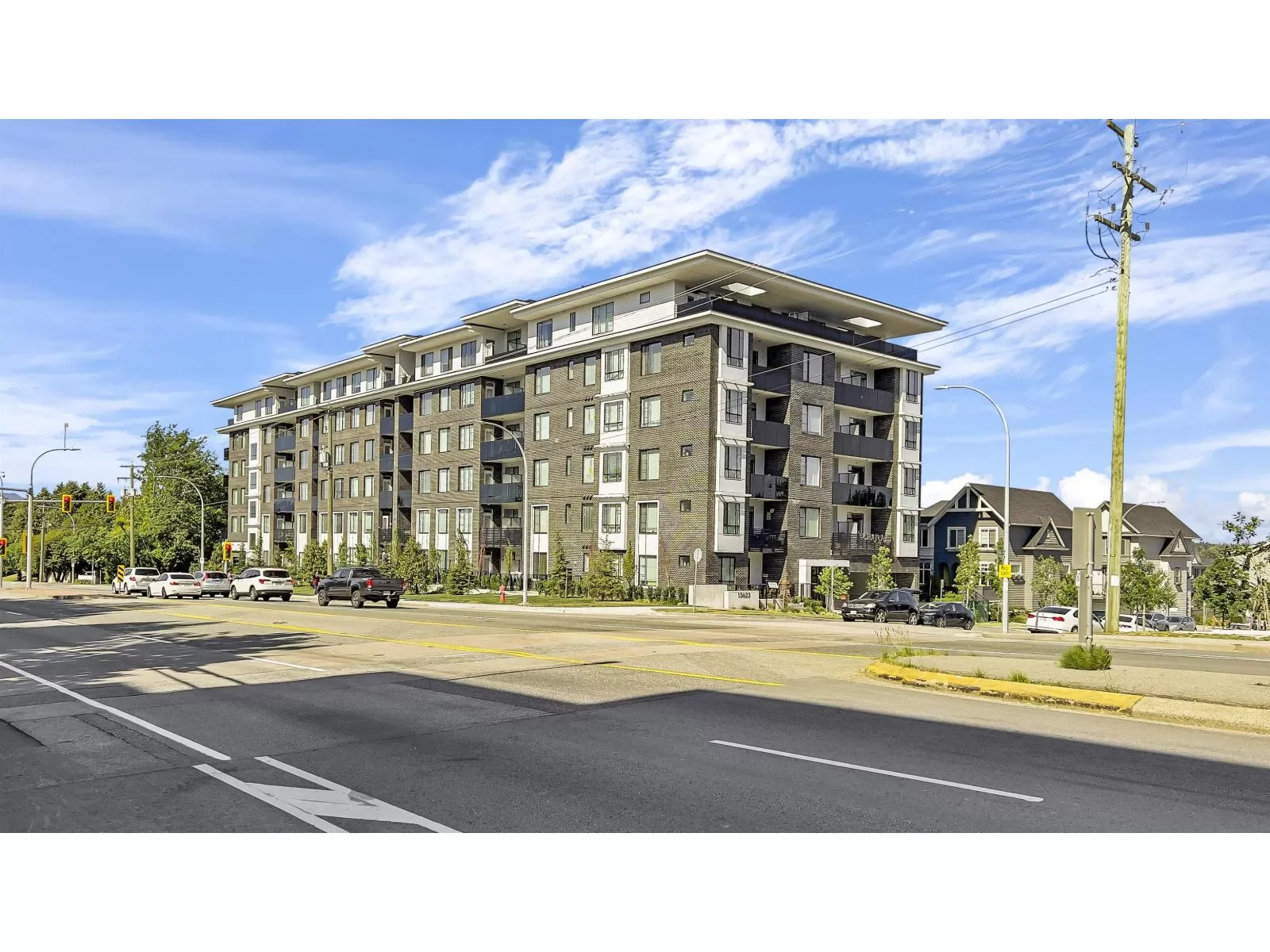 Apartment for rent: 306 13623 81a Avenue, Surrey, British Columbia V3W 3N7