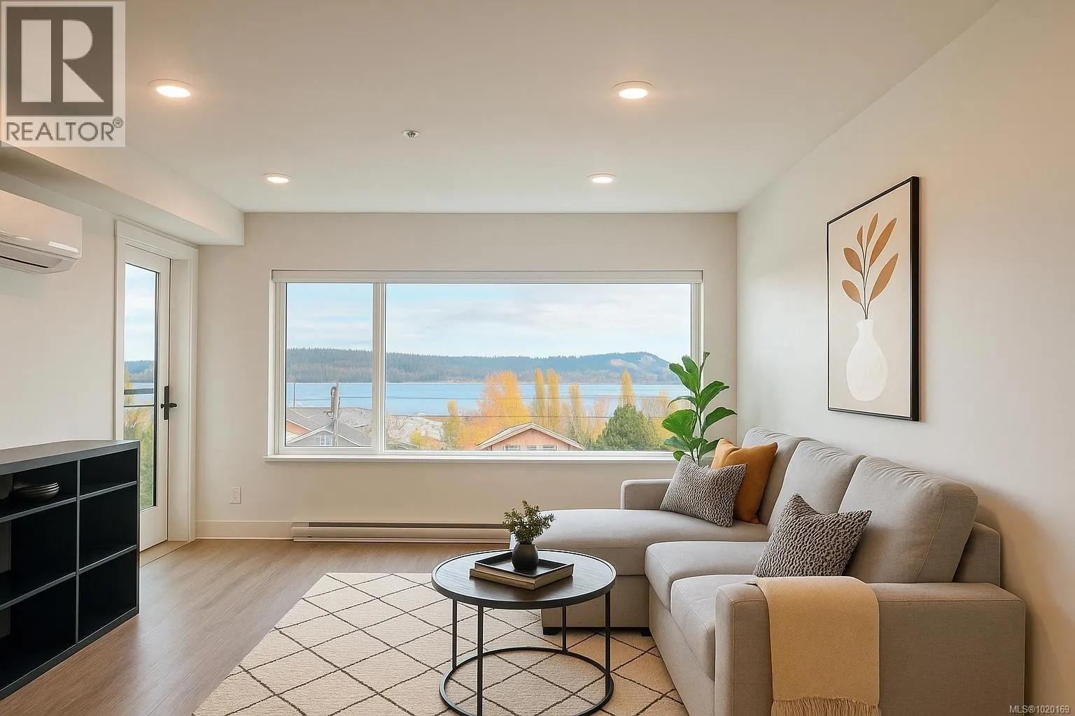 Apartment for rent: 306 147 Haliburton St, Nanaimo, British Columbia V9R 4V9