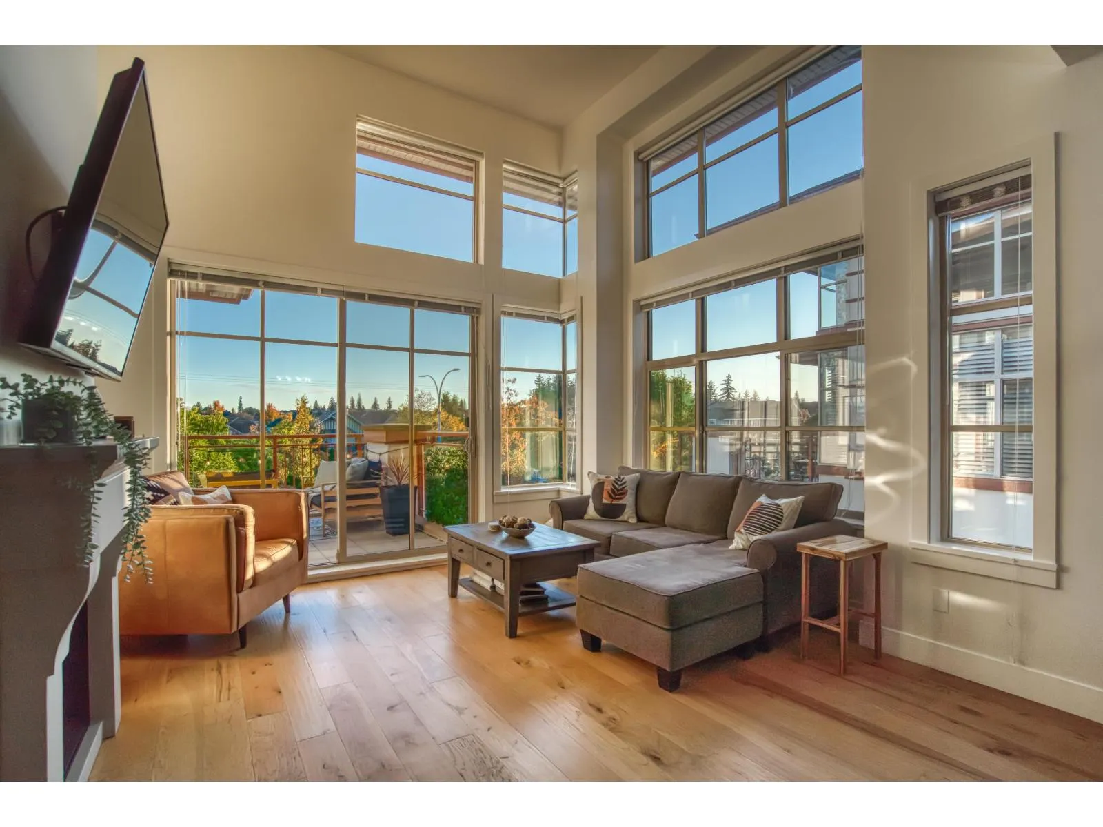 Apartment for rent: 306 16483 64 Avenue, Surrey, British Columbia V3S 6V7