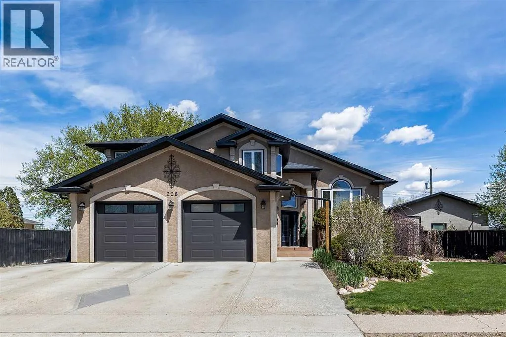 House for rent: 306 2 Avenue E, Oyen, Alberta T0J 2J0