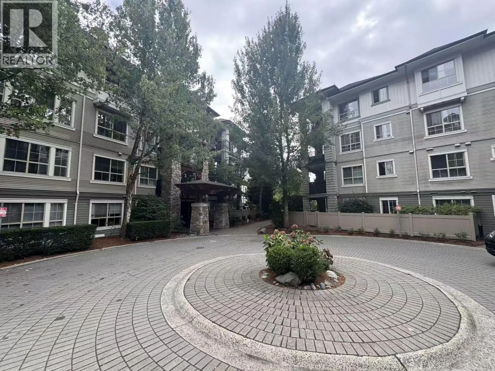 Apartment for rent: 306 2958 Silver Springs Boulevard, Coquitlam, British Columbia V3E 3R9