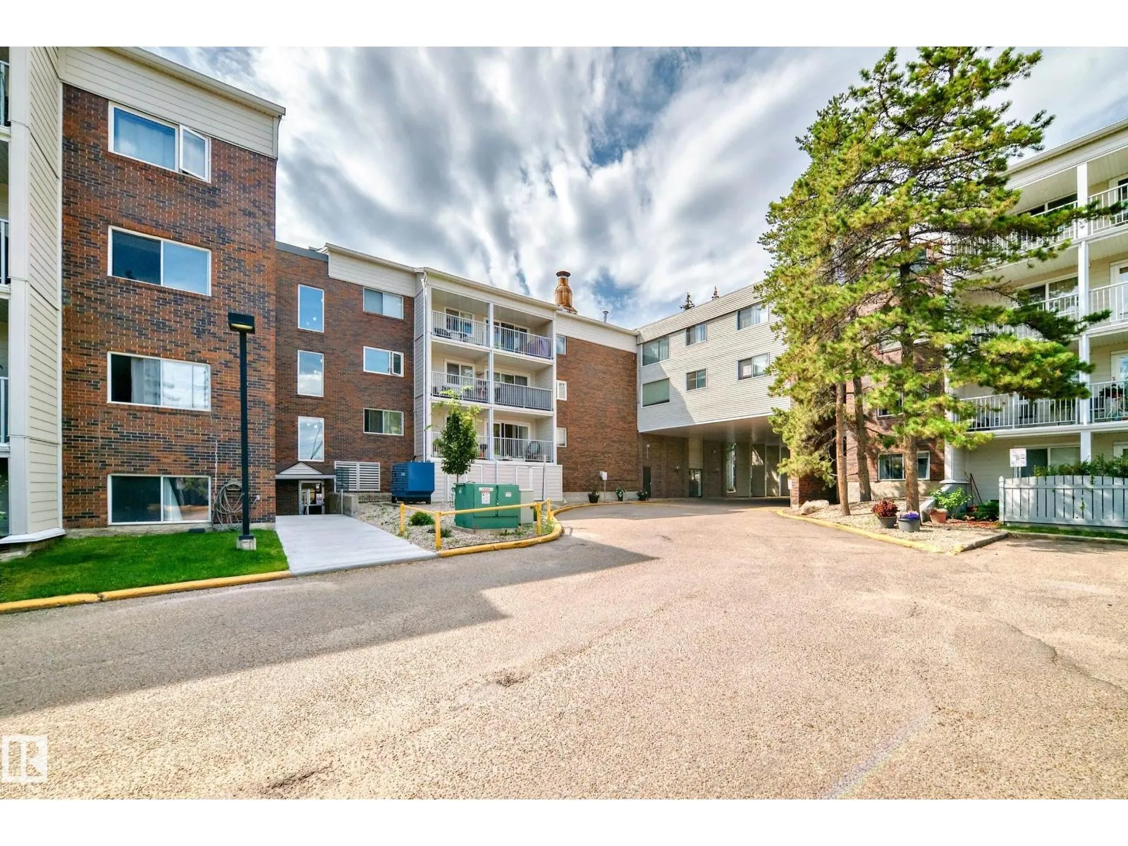 Apartment for rent: #306 4404 122 St Nw, Edmonton, Alberta T6J 4A9