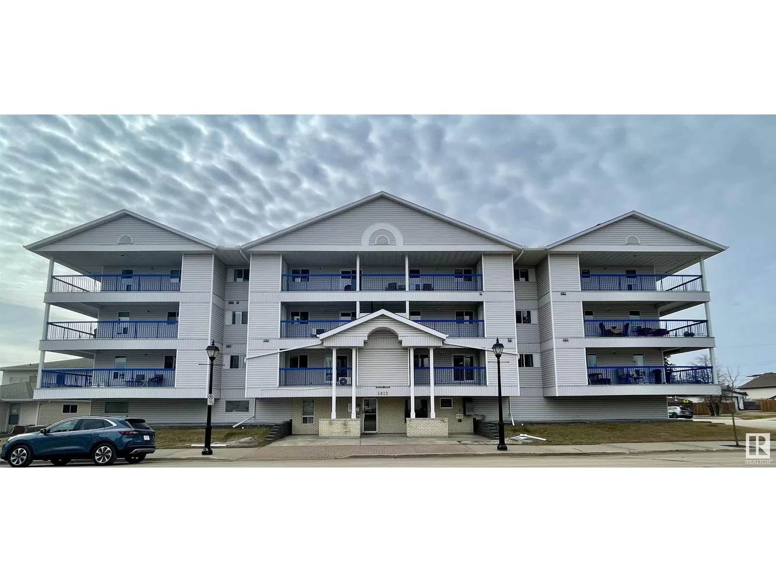 Apartment for rent: #306 4812 51 Av, Stony Plain, Alberta T7Z 1P7