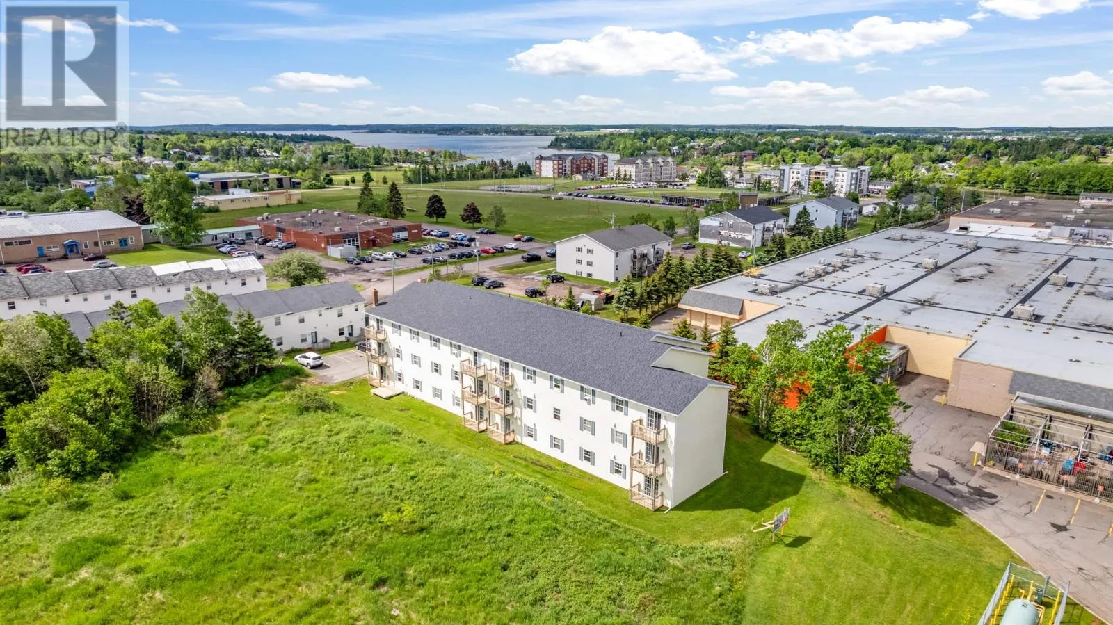 Apartment for rent: 306 49 Burns Avenue, Charlottetown, Prince Edward Island C1E 0B9