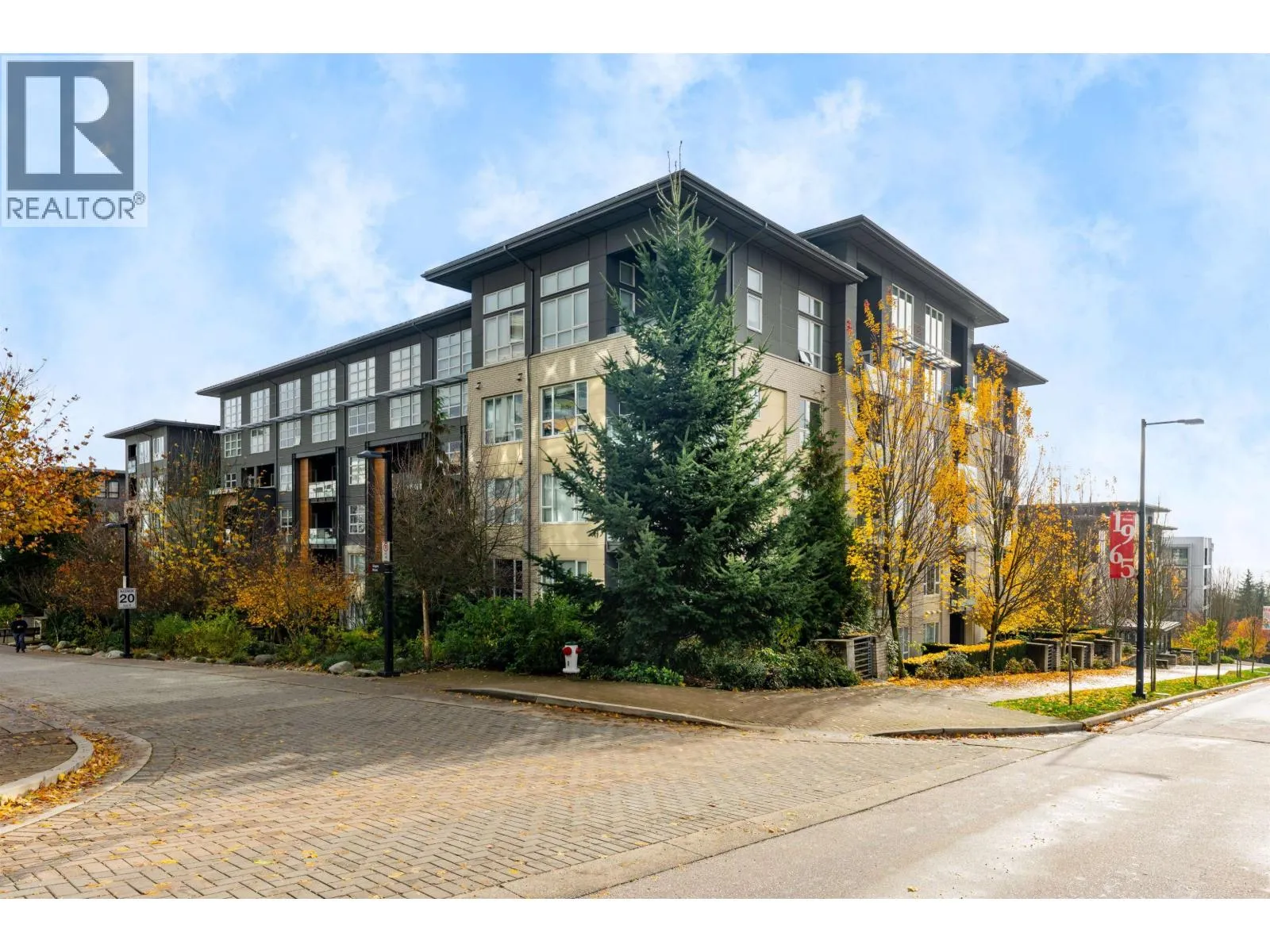 Apartment for rent: 306 9168 Slopes Mews, Burnaby, British Columbia V5A 0E4