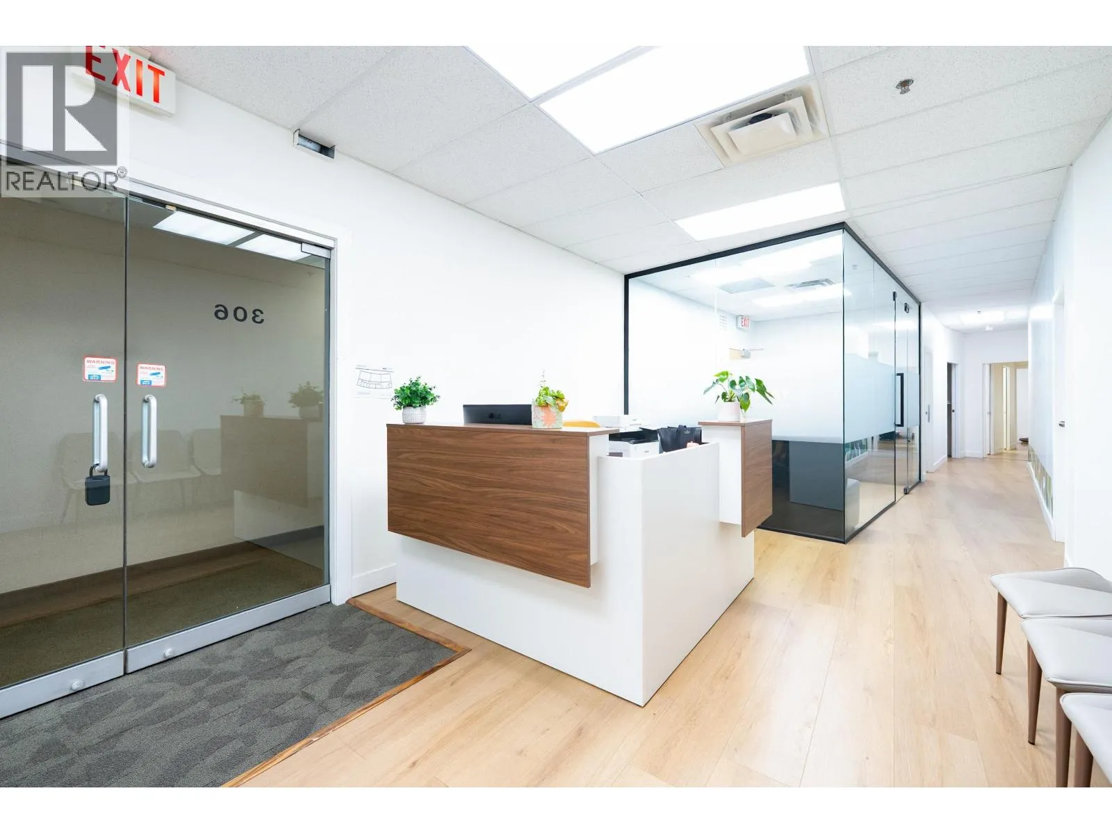 306-310 4538 Kingsway, Burnaby, British Columbia V5H 4T9