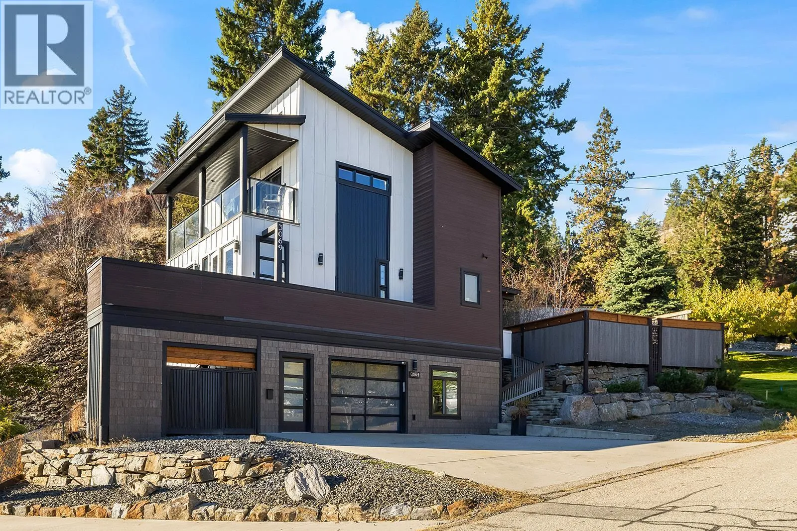 House for rent: 3069 Ourtoland Road, West Kelowna, British Columbia V1Z 2J3